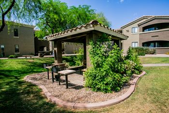 Ridgegate apartments bbq area